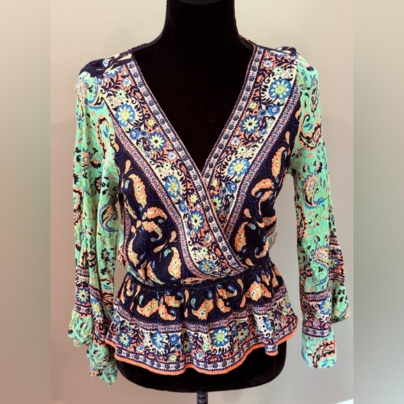 Women’s FREE PEOPLE Rosalie bell sleeve faux wrap top in slate combo. Size Med - Picture 6 of 7